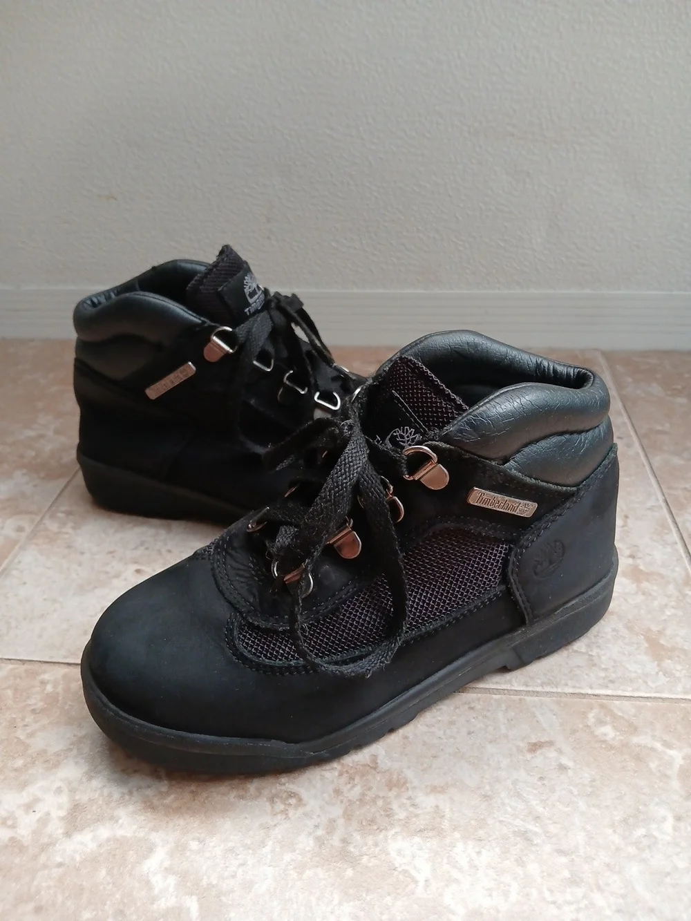 Timberland Youth Size 1 Black Leather Hiking Outdoor Boots